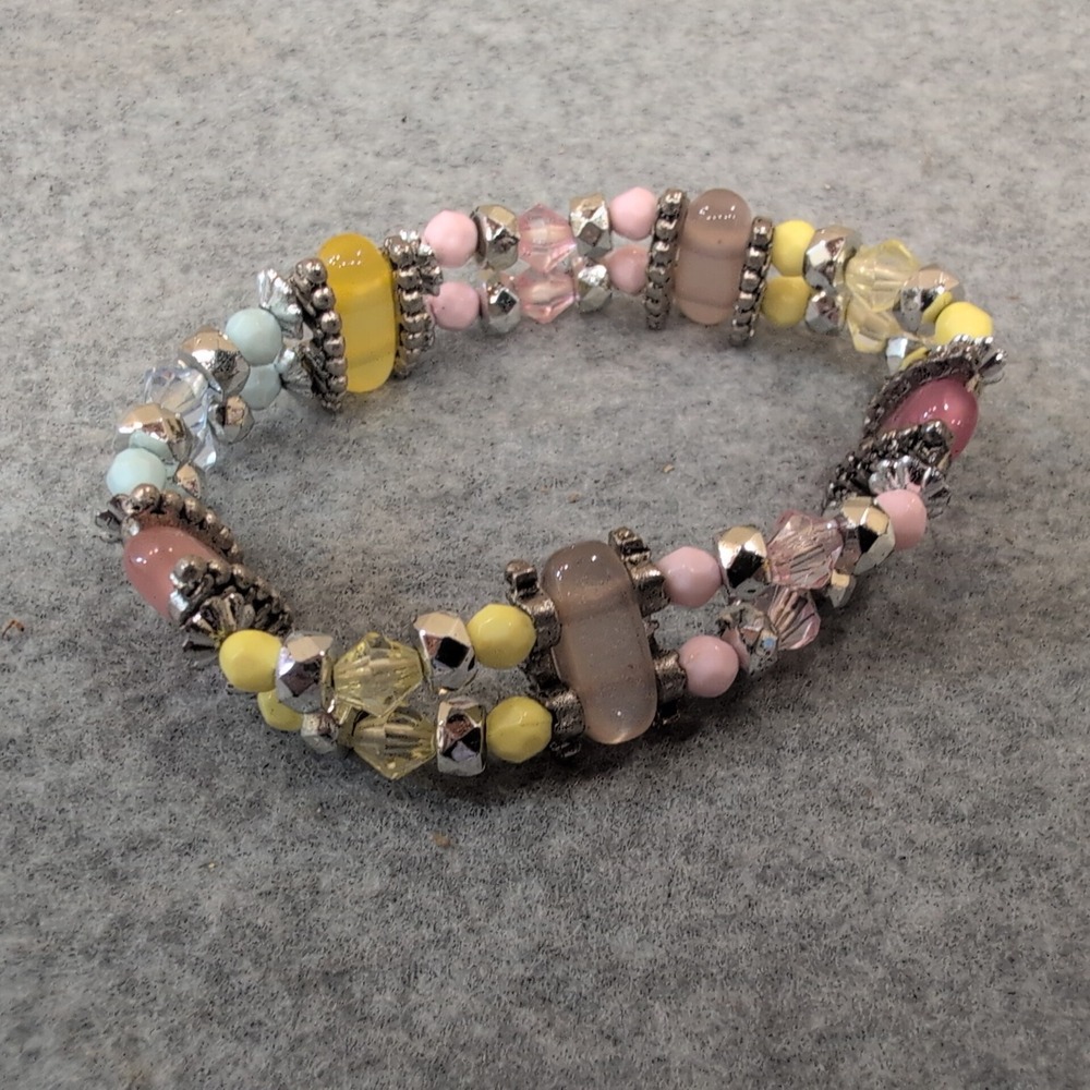Beaded Stretchy Bracelet Pastel Colors Pink Yellow Blue Silver Accents Layered - Picture 4 of 5